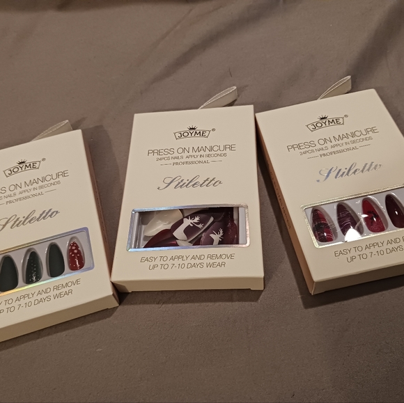 NWT!! 3 Sets of Christmas Press-On Nails - Picture 8 of 10